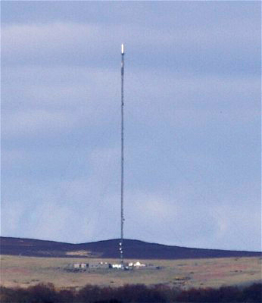安格斯发射站的照片，摄于法夫。