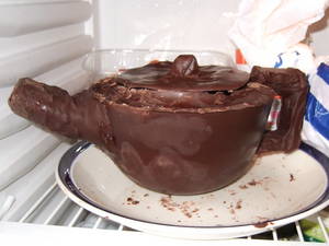 冰箱里的巧克力茶壶