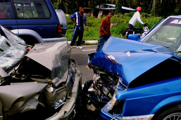 An image of a car crash
