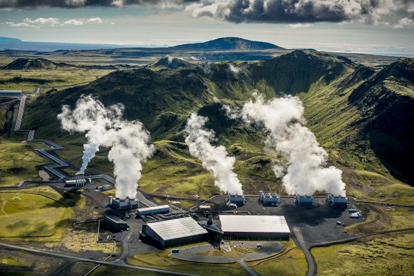 冰岛Hellisheidi地热发电厂的科学家们展示了一个碳捕获和储存循环，其成本是之前估计的一半。