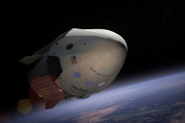 轨道上的SpaceX Crew Dragon太空舱。