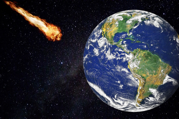 小行星向地球射击。