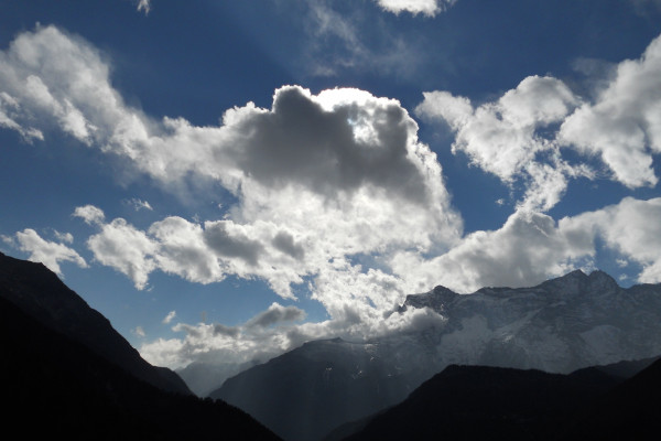 尼泊尔天空中的云