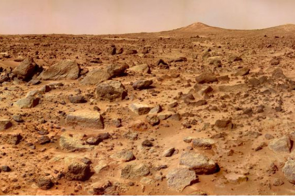 由火星探路者着陆器拍摄的火星景观