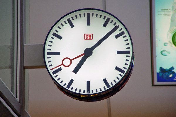一个典型的德国铁路车站钟