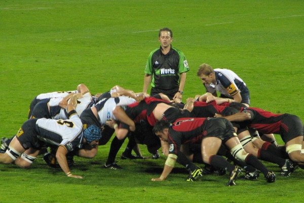 摄于新西兰基督城的翡翠体育场。橄榄球超级14，十字军vs布伦比，2006年5月12日。十字军以33比3获胜。