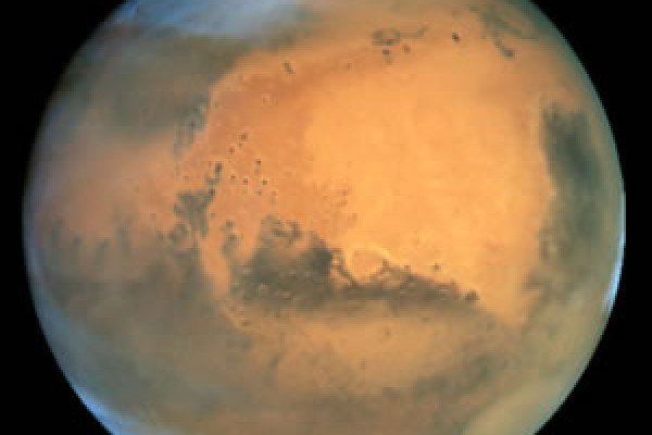 图3:火星。这张图片说明了哈勃望远镜可以产生的大量细节。它只能捕捉到16公里宽的细节，尽管它在距离地球6800万公里的地方工作。