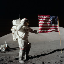 吉恩·塞尔南在月球上