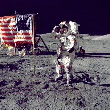 阿波罗宇航员在月球上