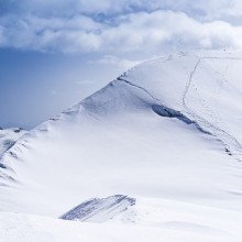 瑞士采尔马特的雪山边。