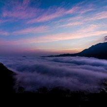 中国云南省的低云和山脉。