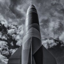 一个大火箭的灰度图像
