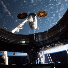 天鹅座宇宙飞船载有美国宇航局的冷原子实验室，这是第一个在轨道上产生超冷原子云的设施。