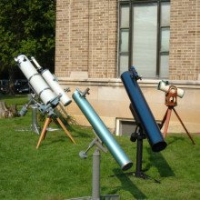 俄亥俄州特拉华州珀金斯天文台的一组牛顿望远镜。