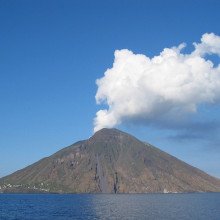 2004年斯特隆博利火山爆发
