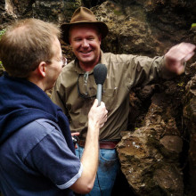 克里斯·史密斯在马拉帕洞穴采访了李·伯杰教授