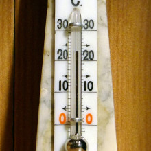 水银温度计。图片来源:Anonimski(维基百科)